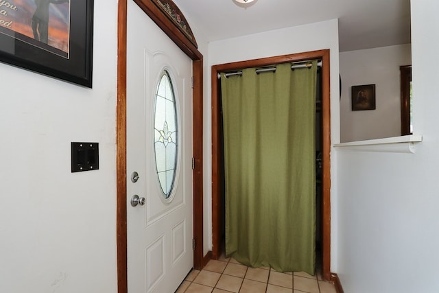 511 Crystal Ave, South Elgin, IL 60177 - foyer with light tile patterned floors and baseboards