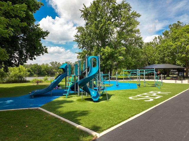 511 Crystal Ave, South Elgin, IL 60177 - communal playground with a lawn