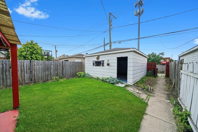 3545 W 62nd Pl, Chicago, IL 60629 - fenced backyard featuring an outbuilding