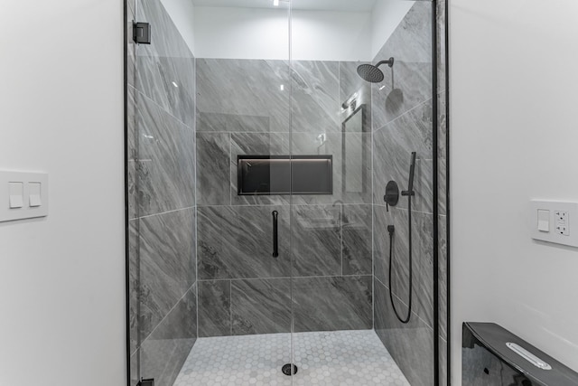 4210 W 5th Ave, Chicago, IL 60624 - full bath featuring a stall shower