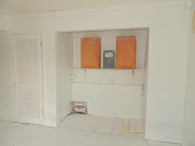 1025 S Ardmore Ave, Villa Park, IL 60181 - detailed view of crown molding and electric panel