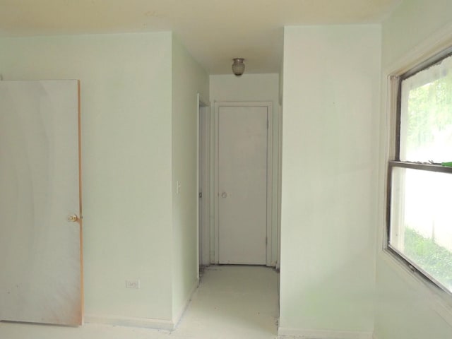 1025 S Ardmore Ave, Villa Park, IL 60181 - corridor featuring healthy amount of natural light
