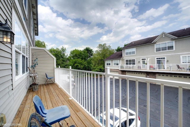 1697 Deer Pointe Dr, South Elgin, IL 60177 - view of deck