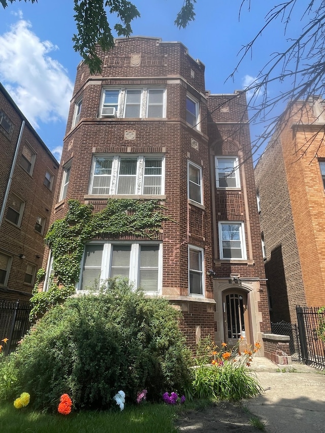 7840 S Jeffery Blvd, Chicago, IL 60649 - view of building exterior