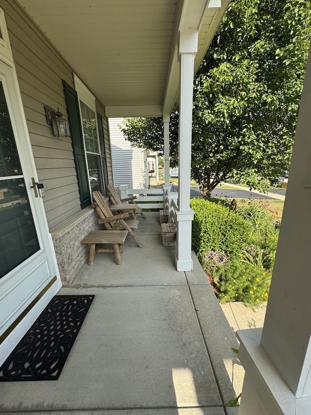 189 E Lark Ave, Cortland, IL 60112 - view of porch