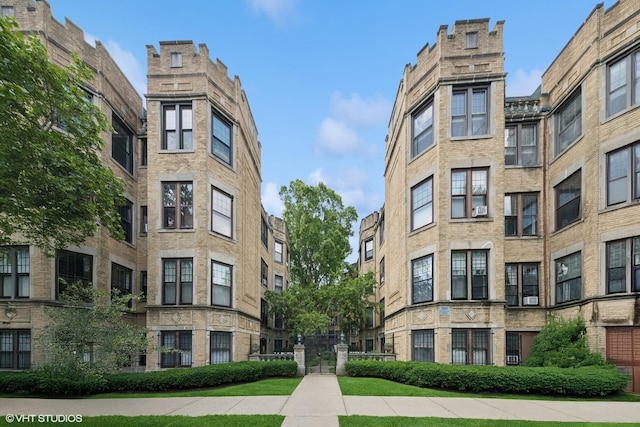 1219 W Lunt Ave Unit 1B, Chicago, IL 60626 - view of building exterior