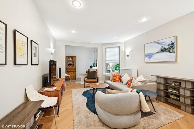 1219 W Lunt Ave Unit 1B, Chicago, IL 60626 - living area with light wood-type flooring and recessed lighting
