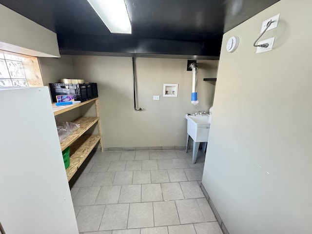 11137 S S Ave L, Chicago, IL 60617 - laundry area featuring hookup for a washing machine and baseboards