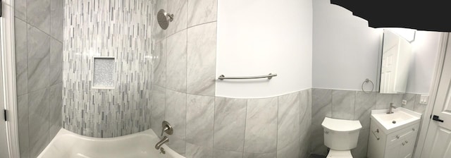2100 Lloyd Ave, Lombard, IL 60148 - bathroom featuring vanity and bathing tub / shower combination