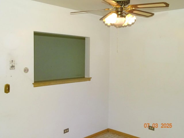 475 Courtesy Ln, Des Plaines, IL 60018 - empty room featuring a ceiling fan