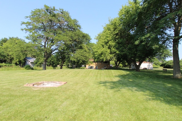 1906 Green Bay Rd, Zion, IL 60099 - view of grassy yard