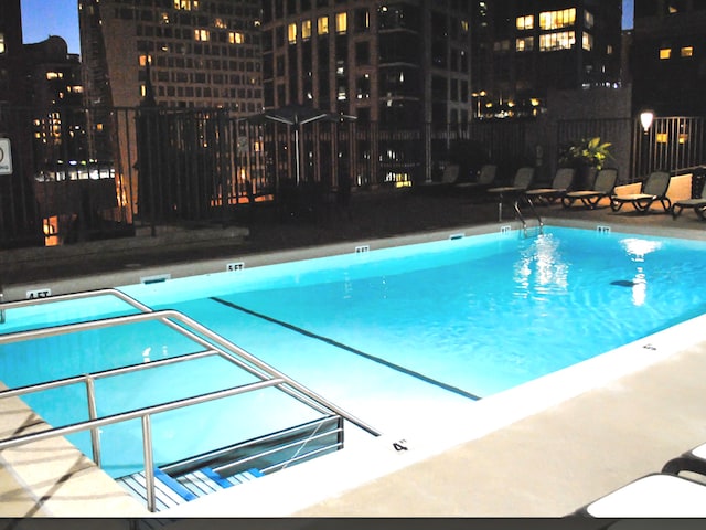 111 E Chestnut St Unit 4400J, Chicago, IL 60611 - view of community pool