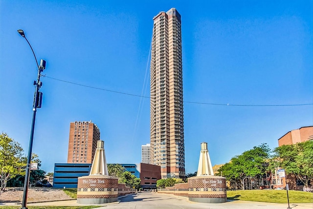3660 N Lake Shore Dr Unit 3304, Chicago, IL 60613 - view of building exterior