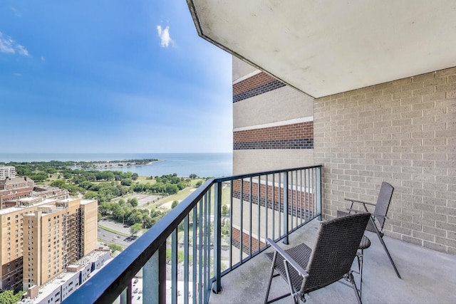 3660 N Lake Shore Dr Unit 3304, Chicago, IL 60613 - balcony featuring a water view