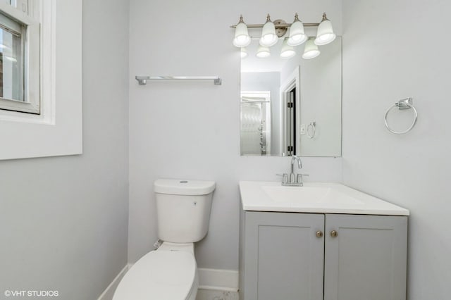 6545 S Hamilton Ave, Chicago, IL 60636 - bathroom with toilet and vanity