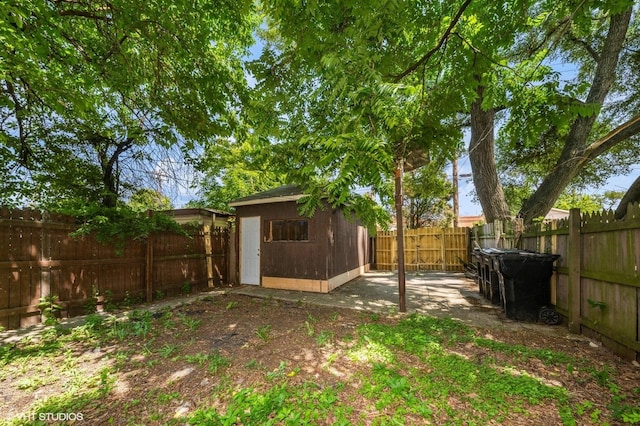 6545 S Hamilton Ave, Chicago, IL 60636 - fenced backyard featuring a shed and a patio
