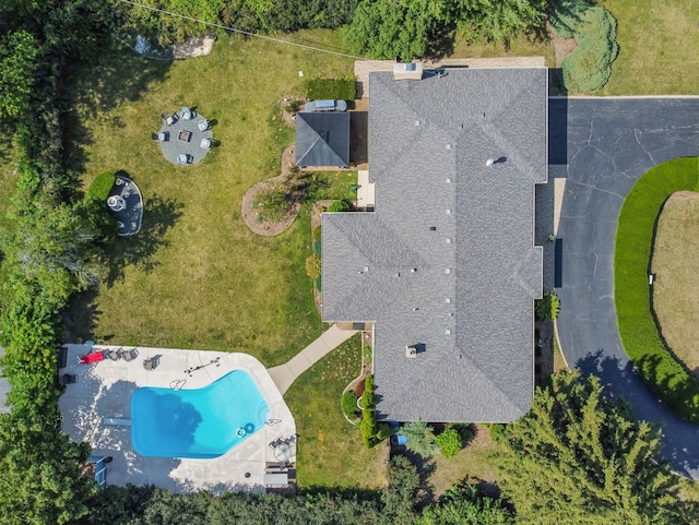 922 S School St, Mount Prospect, IL 60056 - aerial view of a pool area