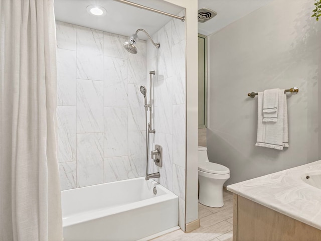 922 S School St, Mount Prospect, IL 60056 - full bath with shower / bathtub combination with curtain and vanity
