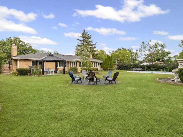 922 S School St, Mount Prospect, IL 60056 - view of green lawn with a gazebo