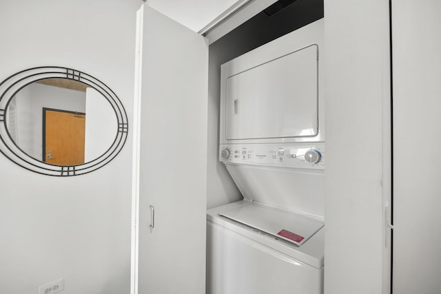 1845 S Michigan Ave Unit 701, Chicago, IL 60616 - laundry area featuring stacked washer / drying machine