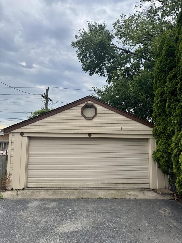 5125 W 101st St, Oak Lawn, IL 60453 - view of detached garage
