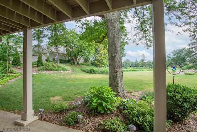 285 N Bay Ct, Lake Barrington, IL 60010 - view of grassy yard