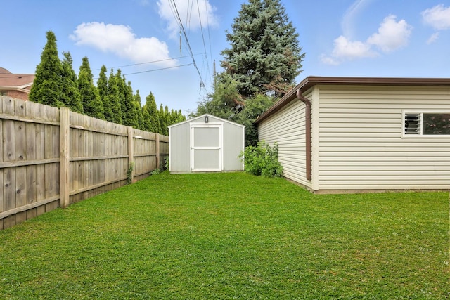 5721 W 88th Pl, Oak Lawn, IL 60453 - view of yard featuring a storage shed