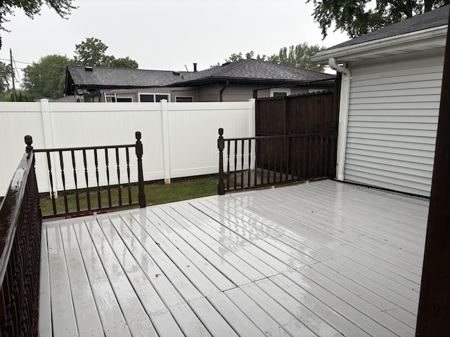 11071 E Fisher Rd, Rochelle, IL 60168 - deck with a fenced backyard