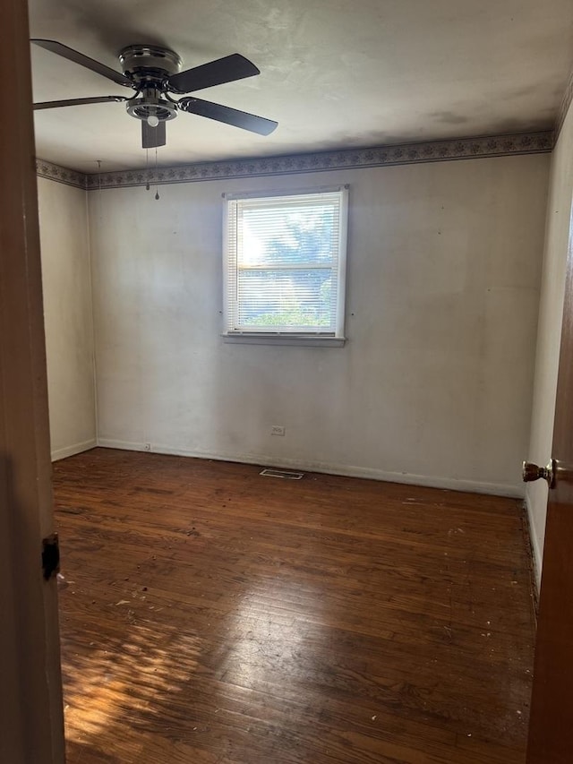 6006 Pershing Ave, Downers Grove, IL 60516 - unfurnished room with hardwood / wood-style flooring and a ceiling fan