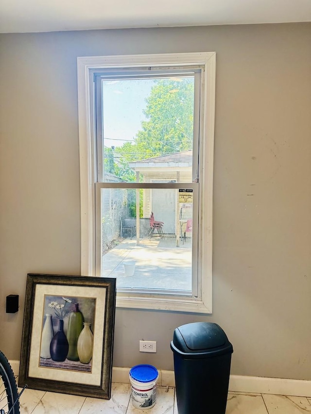 5424 S Winchester Ave, Chicago, IL 60609 - detailed view of baseboards