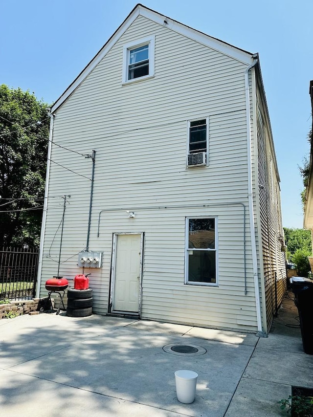 5424 S Winchester Ave, Chicago, IL 60609 - back of house featuring a patio