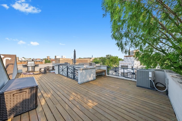 2031 W Saint Paul Ave Unit 2W, Chicago, IL 60647 - view of wooden terrace