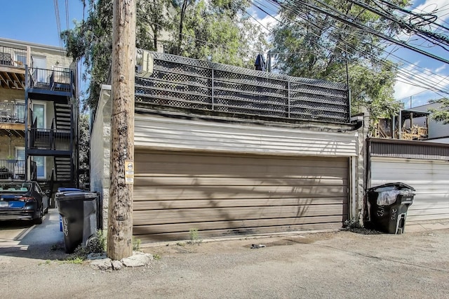 2145 W Crystal St Unit 1, Chicago, IL 60622 - view of garage