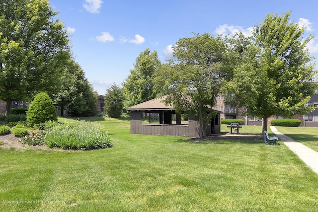 1502 Woodbridge Rd Unit 2H, Joliet, IL 60436 - view of grassy yard