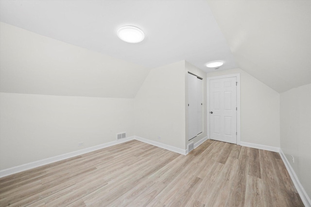 10846 S Sacramento Ave, Chicago, IL 60655 - bonus room featuring lofted ceiling and light wood finished floors
