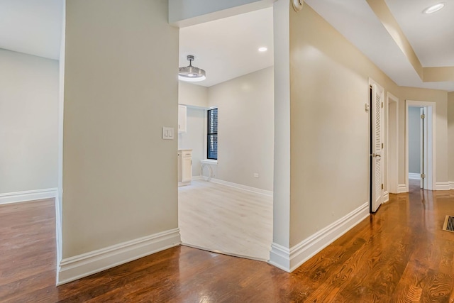 4640 N Kenmore Ave Unit 2S, Chicago, IL 60640 - hallway featuring wood finished floors and recessed lighting