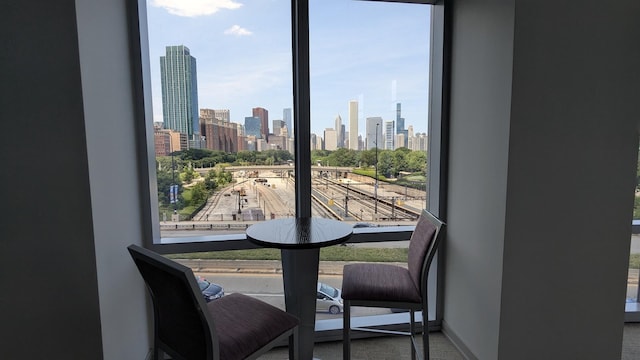 1211 S Prairie Ave Unit 2904, Chicago, IL 60605 - carpeted dining space featuring a view of skyline