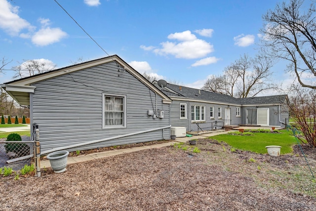 2425 Flossmoor Rd, Flossmoor, IL 60422 - rear view of property