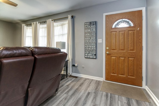 3536 Buck Ave, Joliet, IL 60431 - entrance foyer featuring light wood-style flooring and baseboards