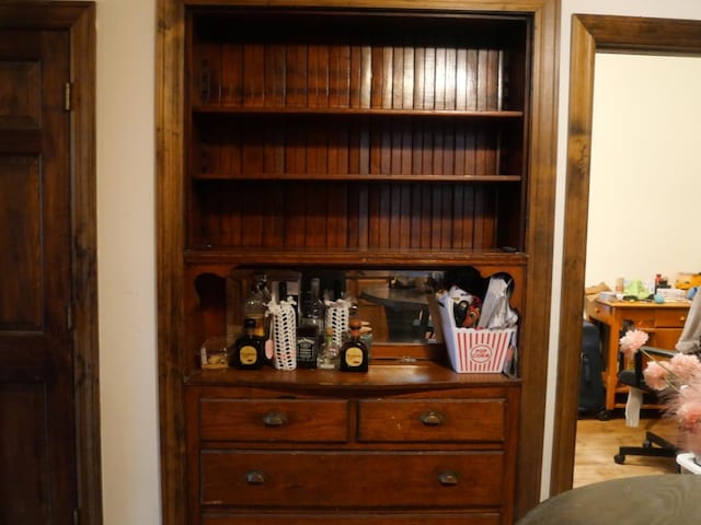 4417 S Campbell Ave, Chicago, IL 60632 - bar area featuring built in features