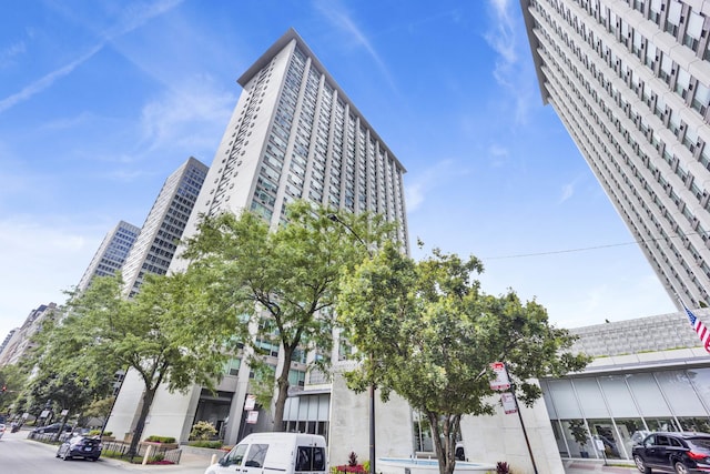 3600 N Lake Shore Dr Unit 1004, Chicago, IL 60613 - view of building exterior
