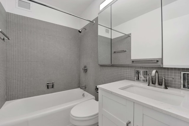 3600 N Lake Shore Dr Unit 1004, Chicago, IL 60613 - full bath with bathing tub / shower combination, vanity, and decorative backsplash