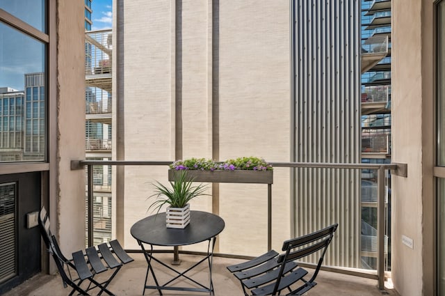150 W Superior St Unit 605, Chicago, IL 60654 - view of balcony