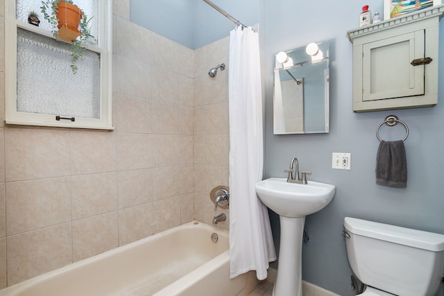 1630 S Fairfield Ave, Chicago, IL 60608 - bathroom with shower / tub combo and toilet