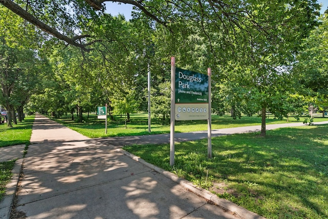 1630 S Fairfield Ave, Chicago, IL 60608 - surrounding community with a lawn