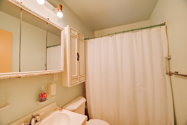 100 W Herron Ct, Watseka, IL 60970 - full bathroom with vanity and a shower with shower curtain