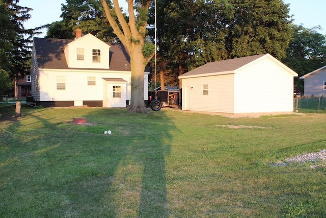 10N850 Rippburger Rd, Elgin, IL 60124 - view of yard with an outdoor structure