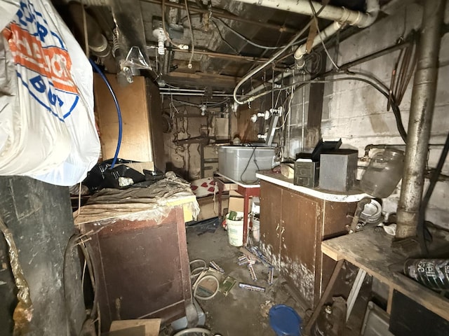 120 S Wabash Ave, Glenwood, IL 60425 - view of utility room