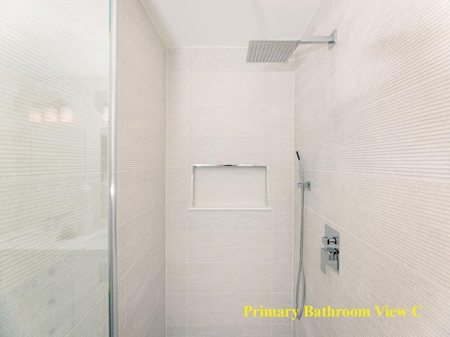 5028 Coyle Ave, Skokie, IL 60077 - full bath featuring tiled shower
