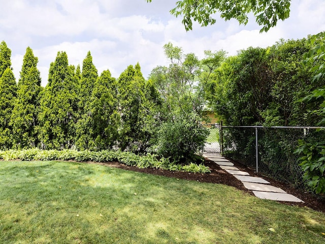 5028 Coyle Ave, Skokie, IL 60077 - view of yard featuring a gate
